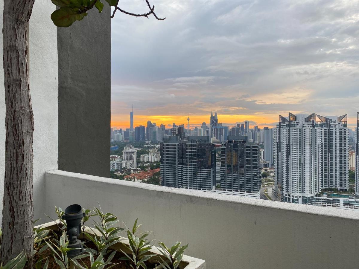 Skyline Garden 2 Bedrooms Homestay Near Klcc Kuala Lumpur Bagian luar foto