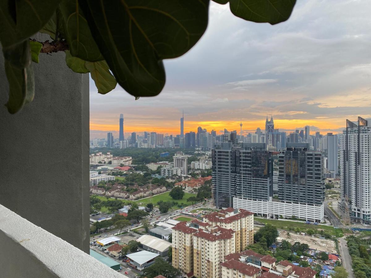 Skyline Garden 2 Bedrooms Homestay Near Klcc Kuala Lumpur Bagian luar foto